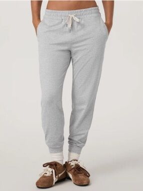 Vuori Women’s Performance Jogger Sweatpants Heathered Gray Size XS (fit to med)